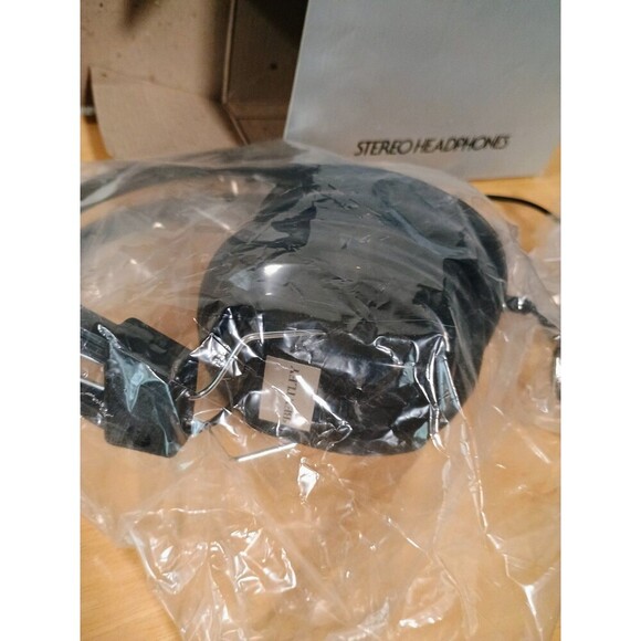 Vintage Bentley Stereo Cushion Headphones Black - Picture 2 of 3